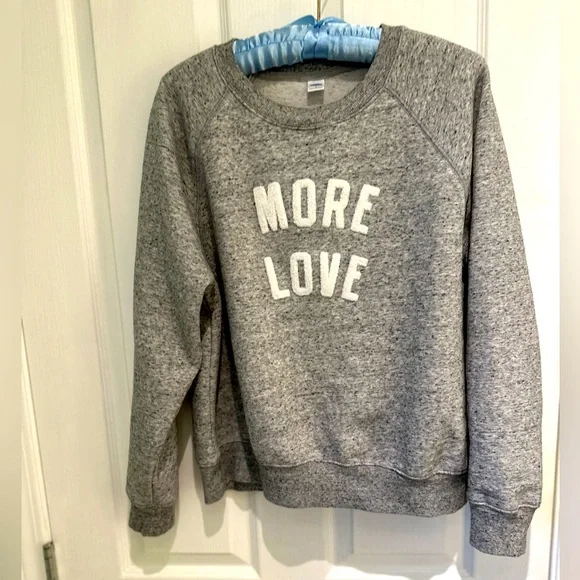 Cozy top graphic sweatshirt